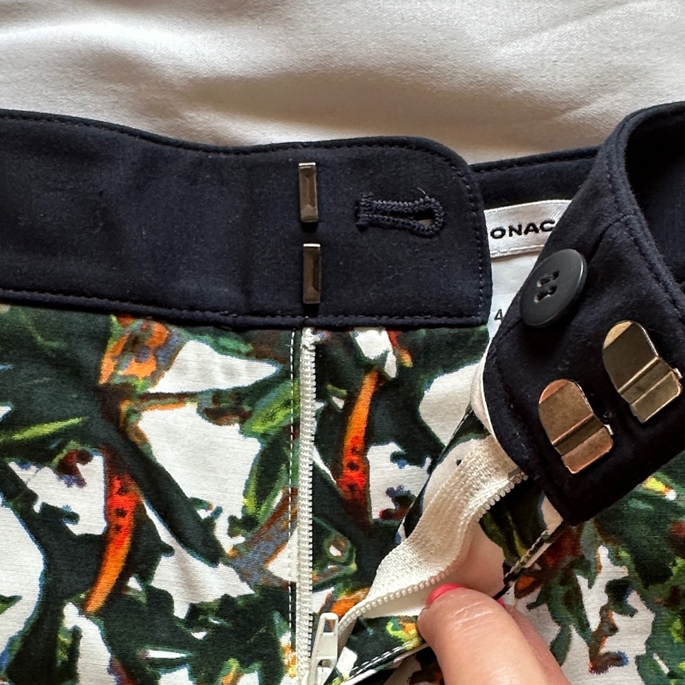 Club Monaco High Waist Floral Women's Shorts - Black and Green - Picture 3 of 7